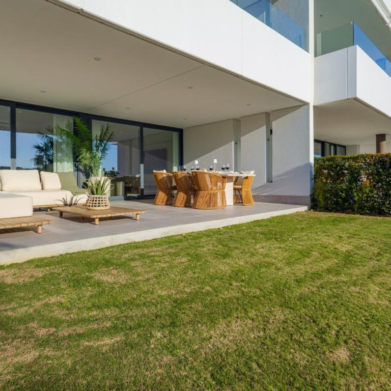 Luxury Apartment with a Private Garden - Apartamento - 19