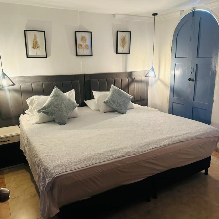 Hotel Marie Real Cartagena - Double Room with Balcony - 9