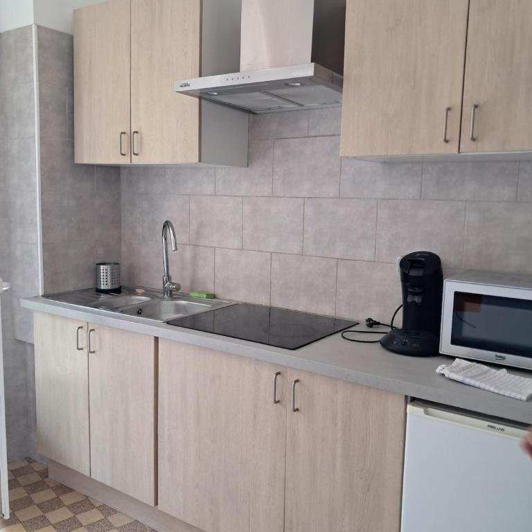 Appartement climatisé à 5min des remparts - Apartment mit 2 Schlafzimmern - 9