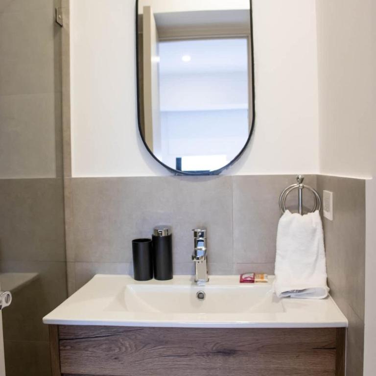 Modern Gem in Prime San Isidro - Two-Bedroom Apartment - 9