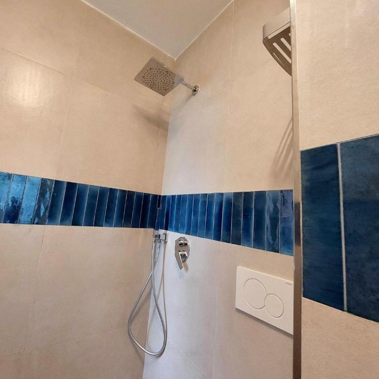 Azzurria - Appartamento con 3 Camere da Letto e Vista Mare - 8