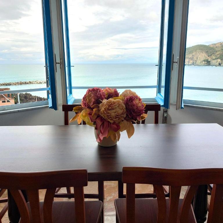 Azzurria - Appartamento con 3 Camere da Letto e Vista Mare - 6