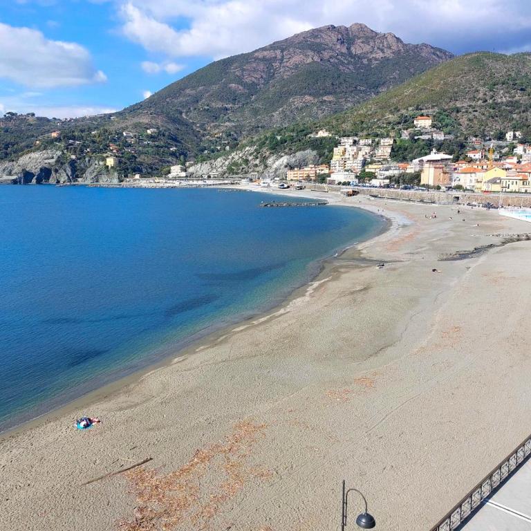 Azzurria - Appartamento con 3 Camere da Letto e Vista Mare - 25
