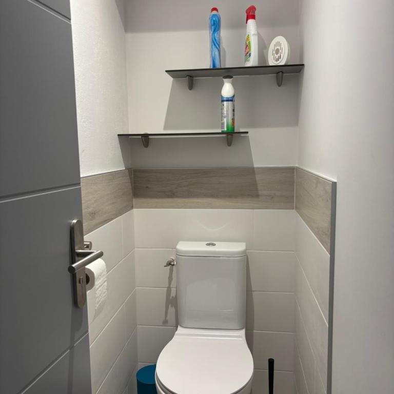 Clos des pins- Climatisation-Parking-Draps By LCG - Two-Bedroom House - 14