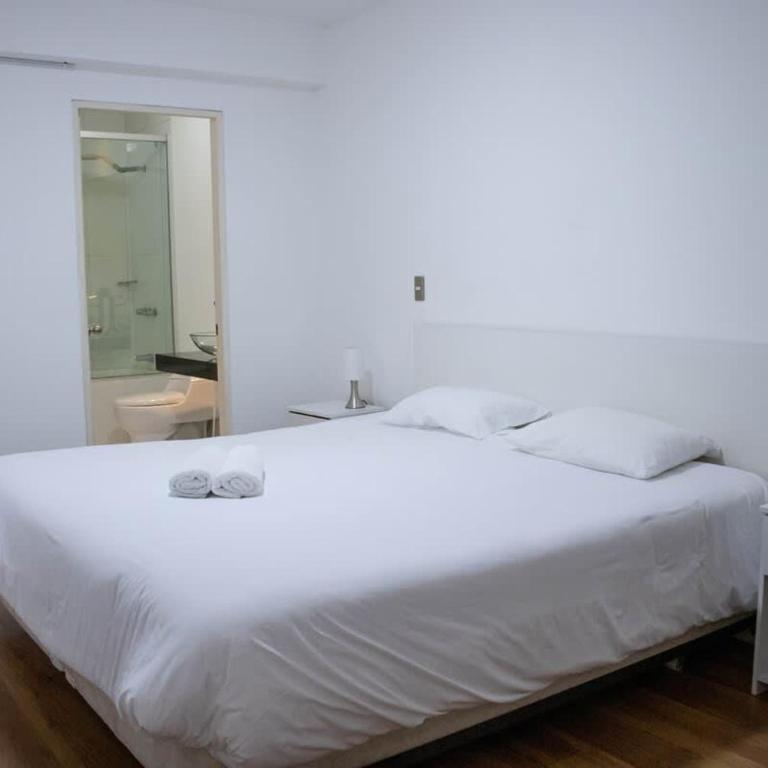 Engaging 2BR with balcony in Exclusive Miraflores - Two-Bedroom Apartment - 29