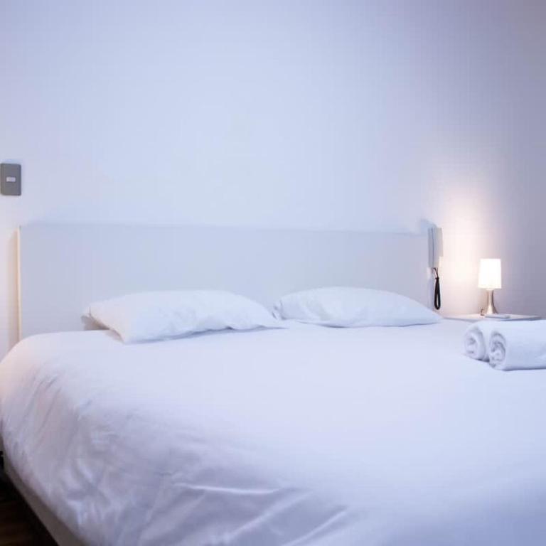Engaging 2BR with balcony in Exclusive Miraflores - Two-Bedroom Apartment - 43