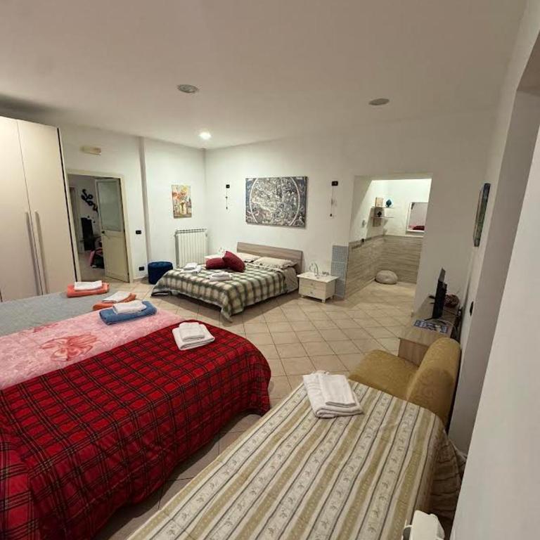 Artigiani di Preziosità-Rooms - Camera Familiare - 1