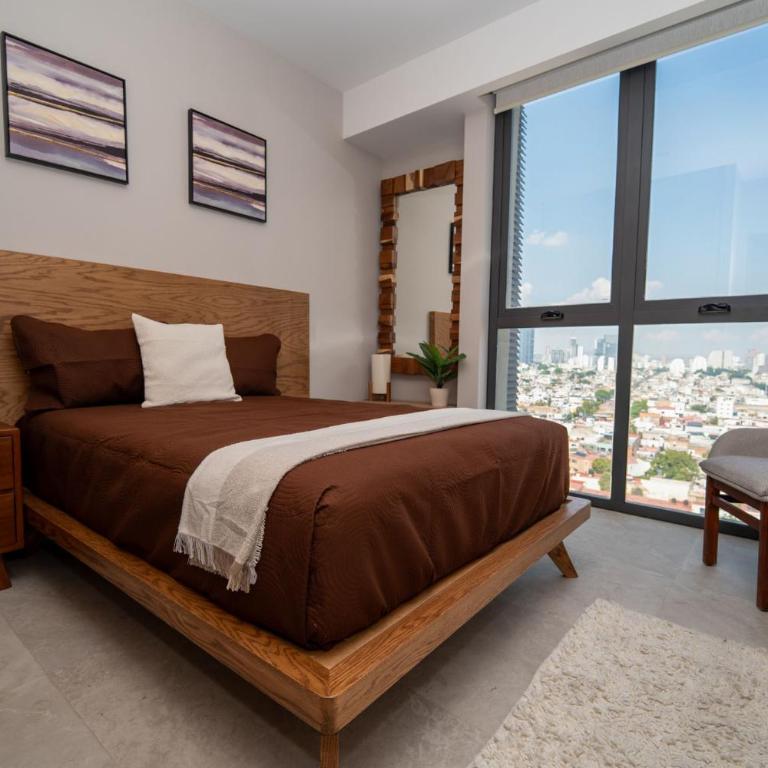 Luxury and Comfort in Gaudalajara 10 minutes away from Expo Guadalajara - Three-Bedroom Apartment - 2