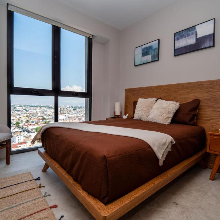 Luxury and Comfort in Gaudalajara 10 minutes away from Expo Guadalajara - Three-Bedroom Apartment - 3