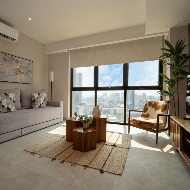 Luxury and Comfort in Gaudalajara 10 minutes away from Expo Guadalajara - Three-Bedroom Apartment - 1