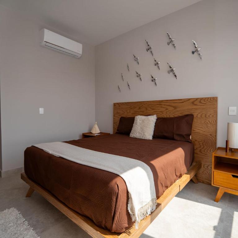 Luxury and Comfort in Gaudalajara 10 minutes away from Expo Guadalajara - Three-Bedroom Apartment - 17