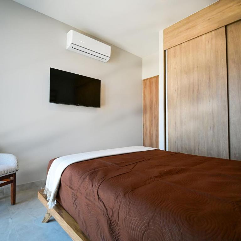 Luxury and Comfort in Gaudalajara 10 minutes away from Expo Guadalajara - Three-Bedroom Apartment - 19