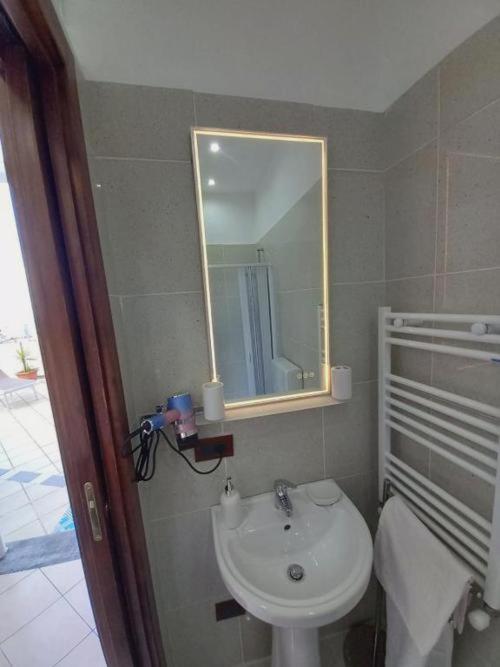 Artigiani di Preziosità-Rooms - Camera Familiare con Terrazza - 11