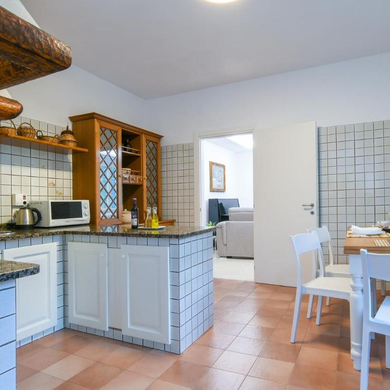 Casa Saveria - Appartamento con 2 Camere da Letto, Balcone e Terrazza - 16