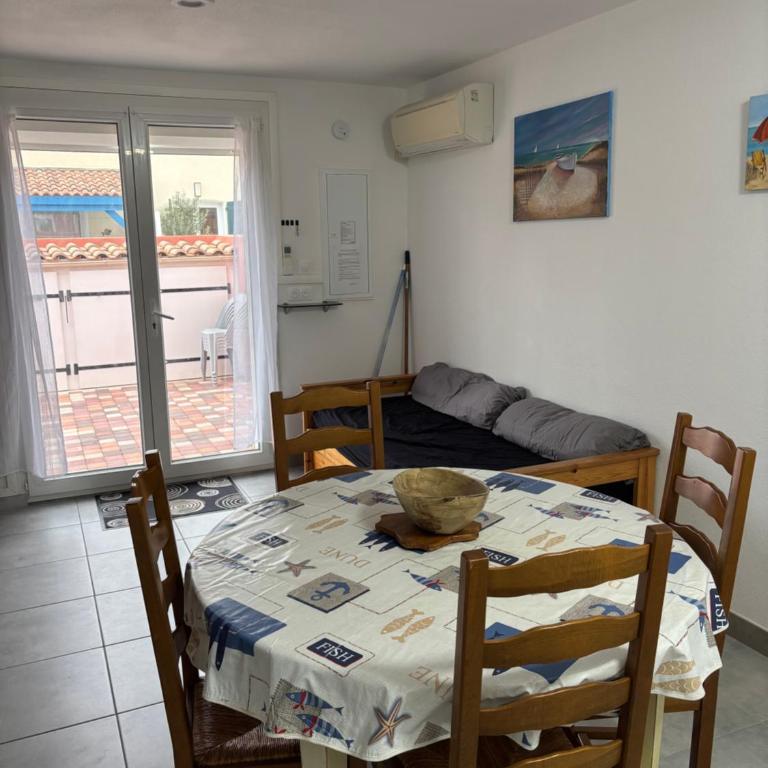 Clos des pins- Climatisation-Parking-Draps By LCG - Two-Bedroom House - 7