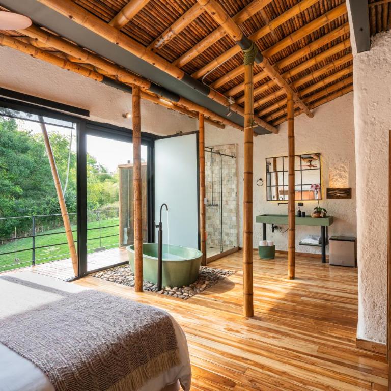 Kawa Bamboo Retreat - King Suite with Jacuzzi and Sauna - 7
