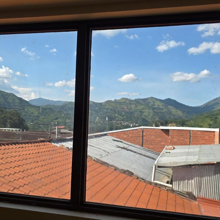 Hotel Vilcabamba Eterna Juventud - Family Room with Balcony - 10