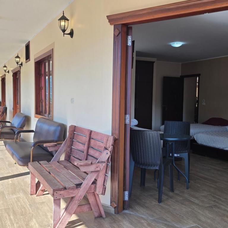 Hotel Vilcabamba Eterna Juventud - Family Room with Balcony - 8