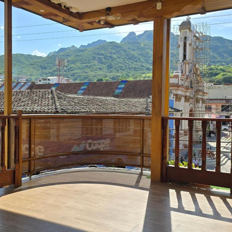 Hotel Vilcabamba Eterna Juventud - Family Room with Balcony - 2