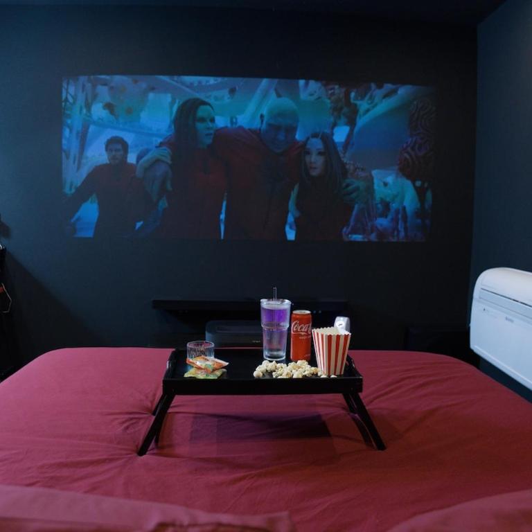 Studio Cinéma privé Centre ville & King size - One-Bedroom Apartment - 24