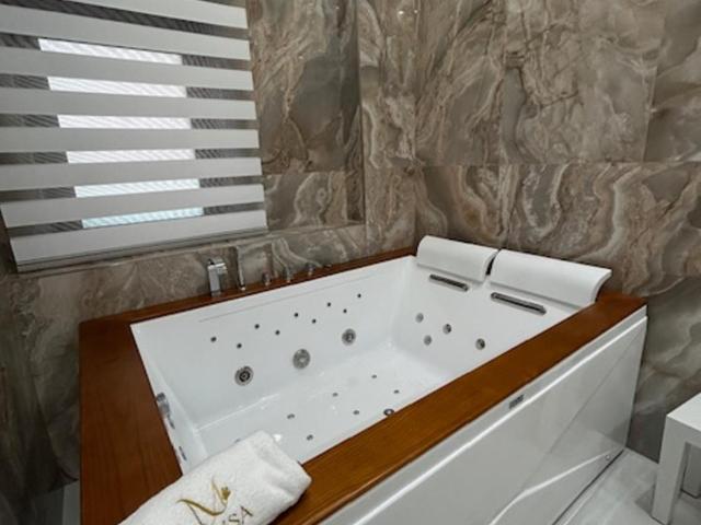 B&B Musa Pompei luxury suite - Camera Queen con Vasca Idromassaggio - 20