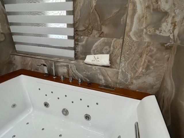B&B Musa Pompei luxury suite - Camera Queen con Vasca Idromassaggio - 14