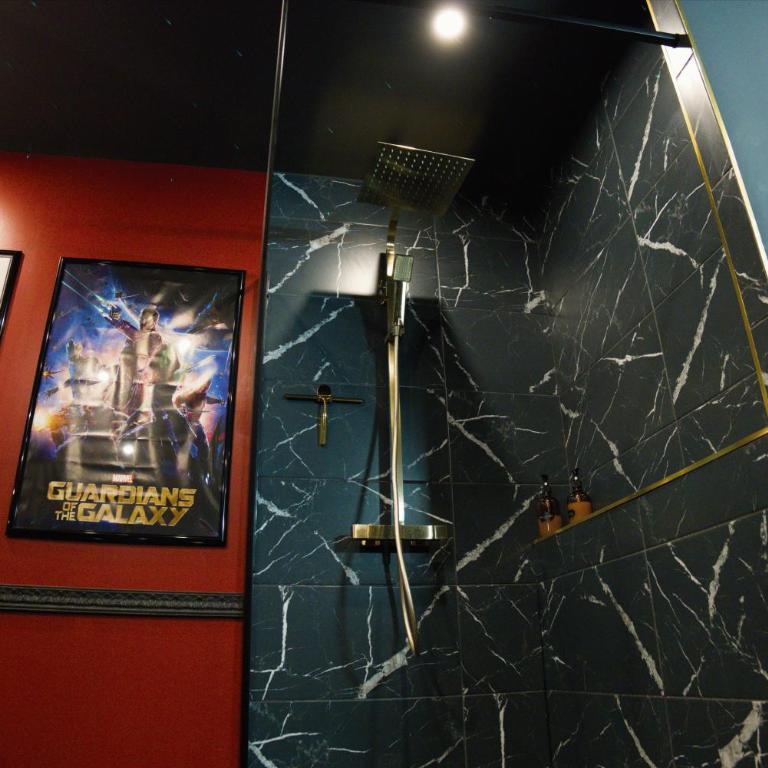 Studio Cinéma privé Centre ville & King size - One-Bedroom Apartment - 4
