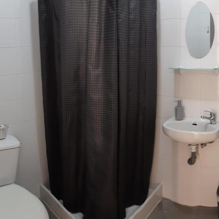 Hostel Urban Sevilla - Habitación Triple con baño privado - 4