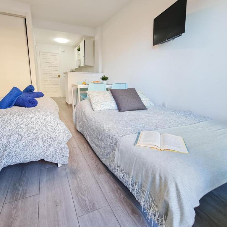 Beautiful studio in Benalbeach - Apartamento de 1 dormitorio - 9