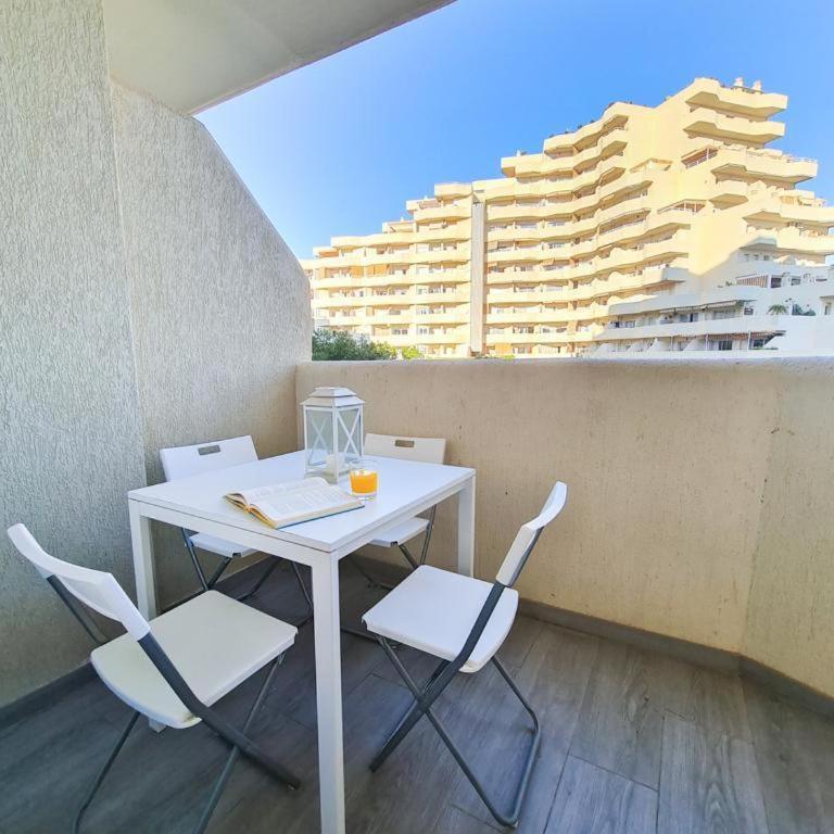 Beautiful studio in Benalbeach - Apartamento de 1 dormitorio - 16