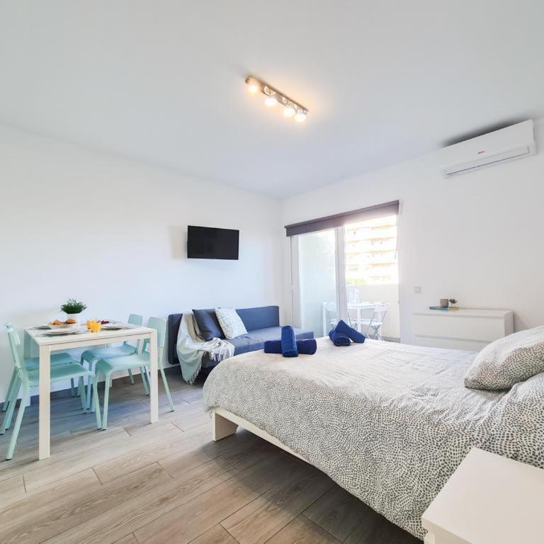 Beautiful studio in Benalbeach - Apartamento de 1 dormitorio - 17