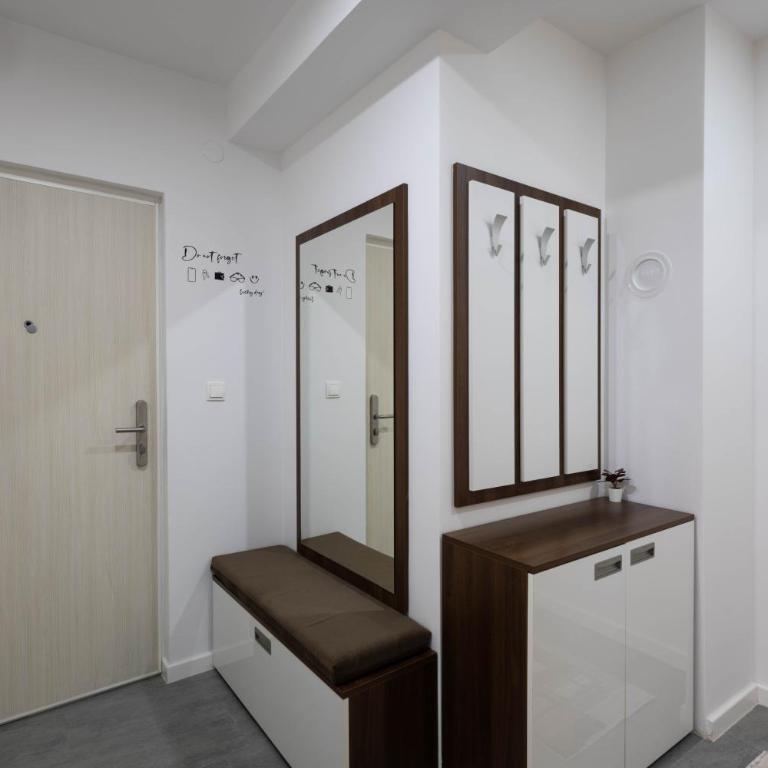 Apartment Alora - One-Bedroom Apartment with Balcony - 23