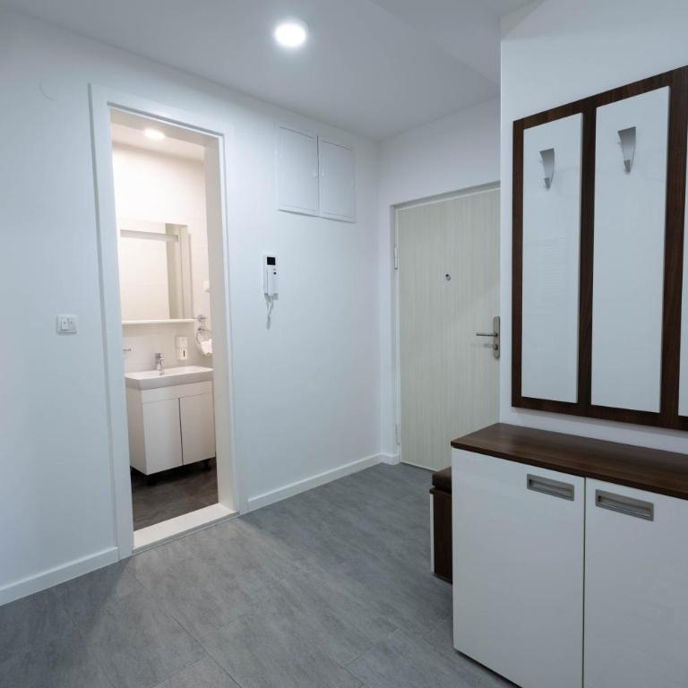 Apartment Alora - One-Bedroom Apartment with Balcony - 29
