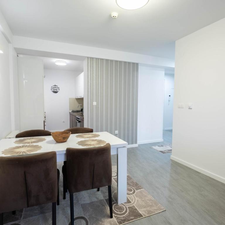 Apartment Alora - One-Bedroom Apartment with Balcony - 21