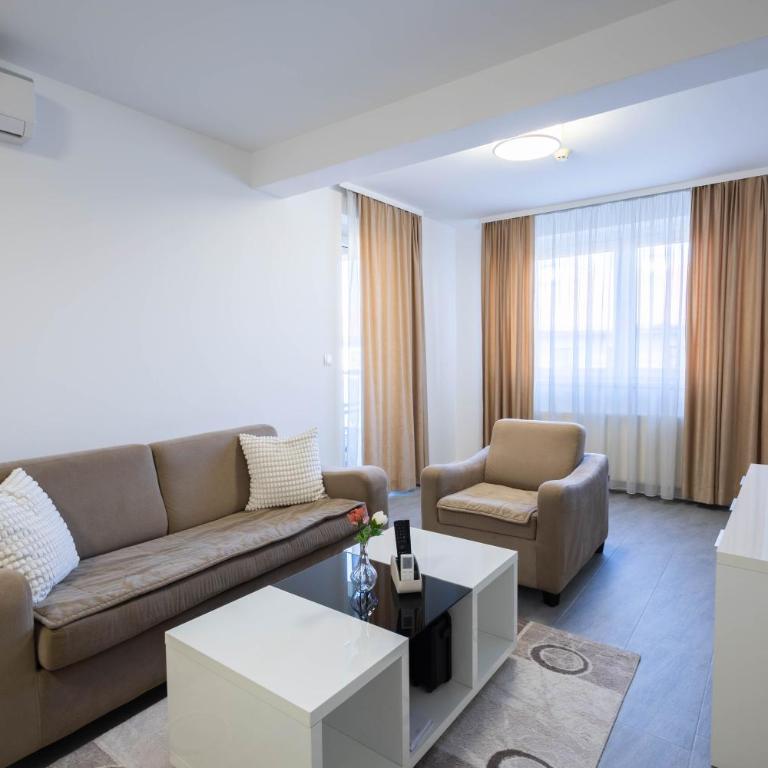 Apartment Alora - One-Bedroom Apartment with Balcony - 20