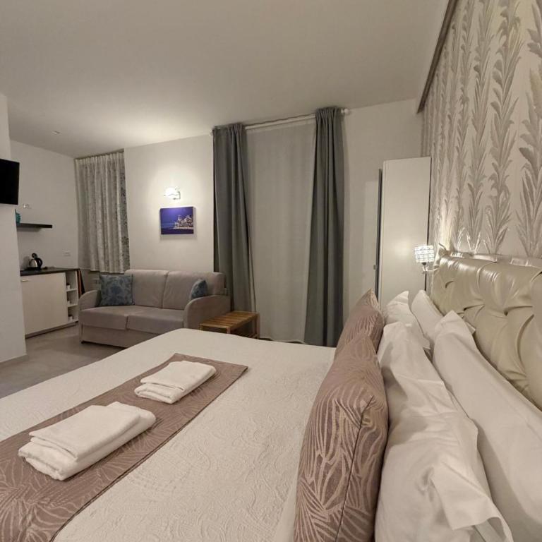 Alba rooms - Camera Tripla con Balcone - 4