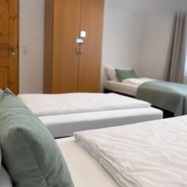 Kaza Guesthouse, centrally located 2 & 3 bedroom Apartments in Augsburg - Apartment mit 2 Schlafzimmern - 3