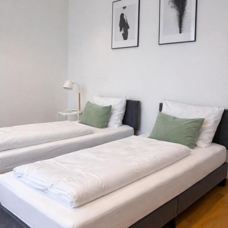 Kaza Guesthouse, centrally located 2 & 3 bedroom Apartments in Augsburg - Apartment mit 2 Schlafzimmern - 1