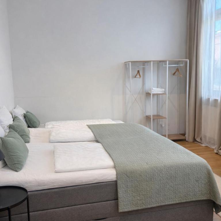 Kaza Guesthouse, centrally located 2 & 3 bedroom Apartments in Augsburg - Apartment mit 2 Schlafzimmern - 6