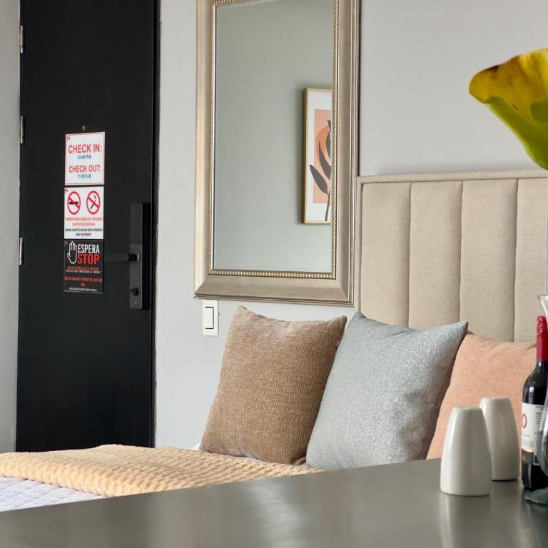 La Frontera Nice Views Loft with AC, El Poblado - One-Bedroom Apartment - 17