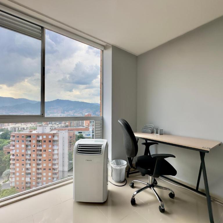 La Frontera Nice Views Loft with AC, El Poblado - One-Bedroom Apartment - 12