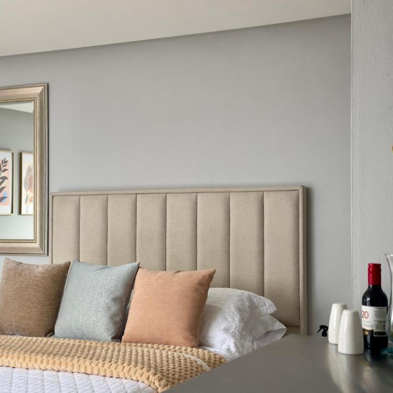 La Frontera Nice Views Loft with AC, El Poblado - One-Bedroom Apartment - 11