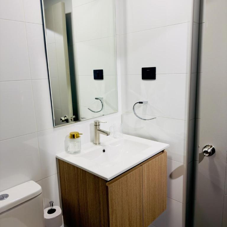 Moderno, Céntrico y Conectado - Estudio Ideal - One-Bedroom Apartment - 7
