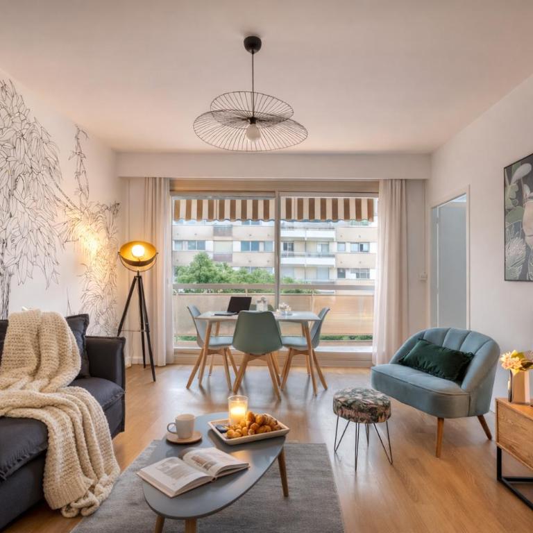 Le 8e Art - appartement 8 personnes, 4 chambres, idéal groupes, parking, wifi - Appartement - 1