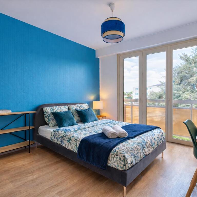 Le 8e Art - appartement 8 personnes, 4 chambres, idéal groupes, parking, wifi - Appartement - 6