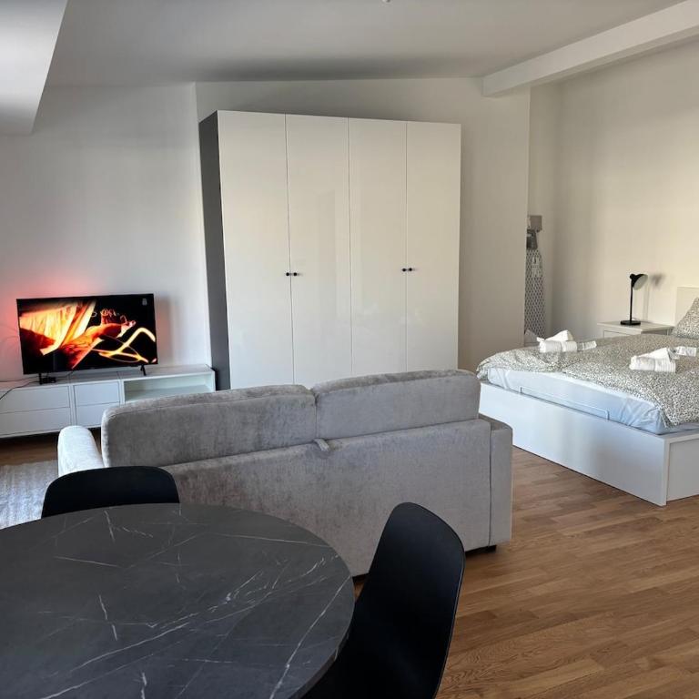 Brand New Apartment on top floor - One-Bedroom Apartment - 1