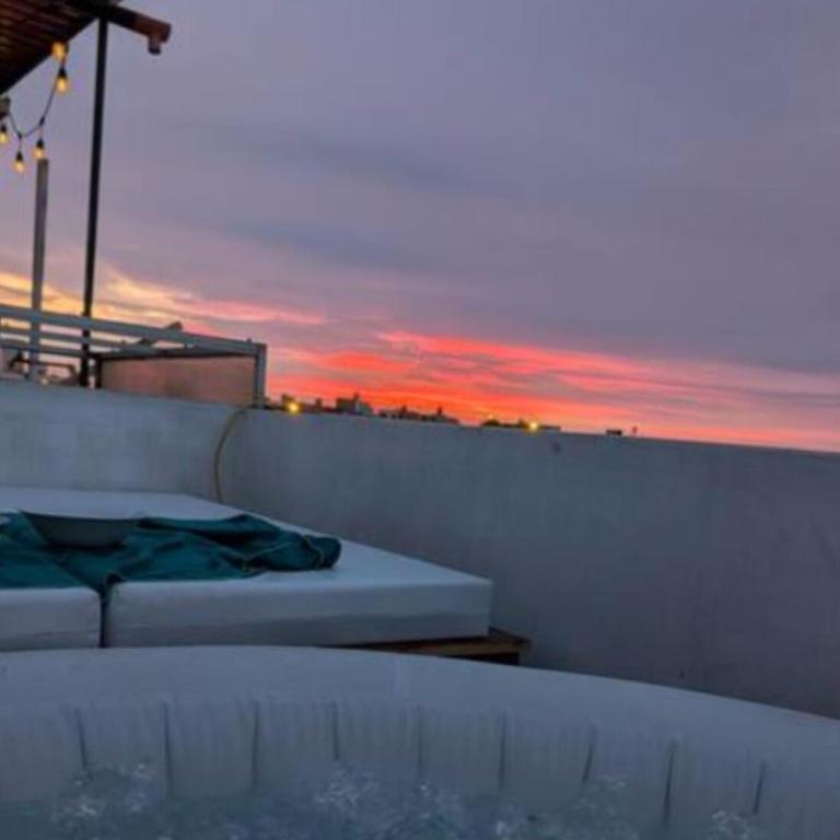 Barranco house with private rooftop jacuzzi & gym - Four-Bedroom House - 9