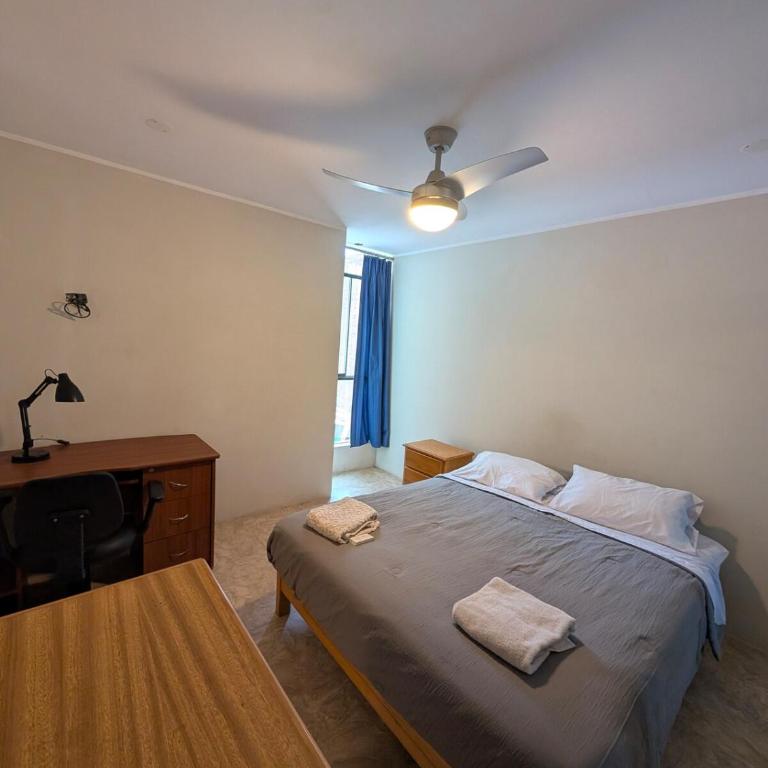 Barranco house with private rooftop jacuzzi & gym - Four-Bedroom House - 13