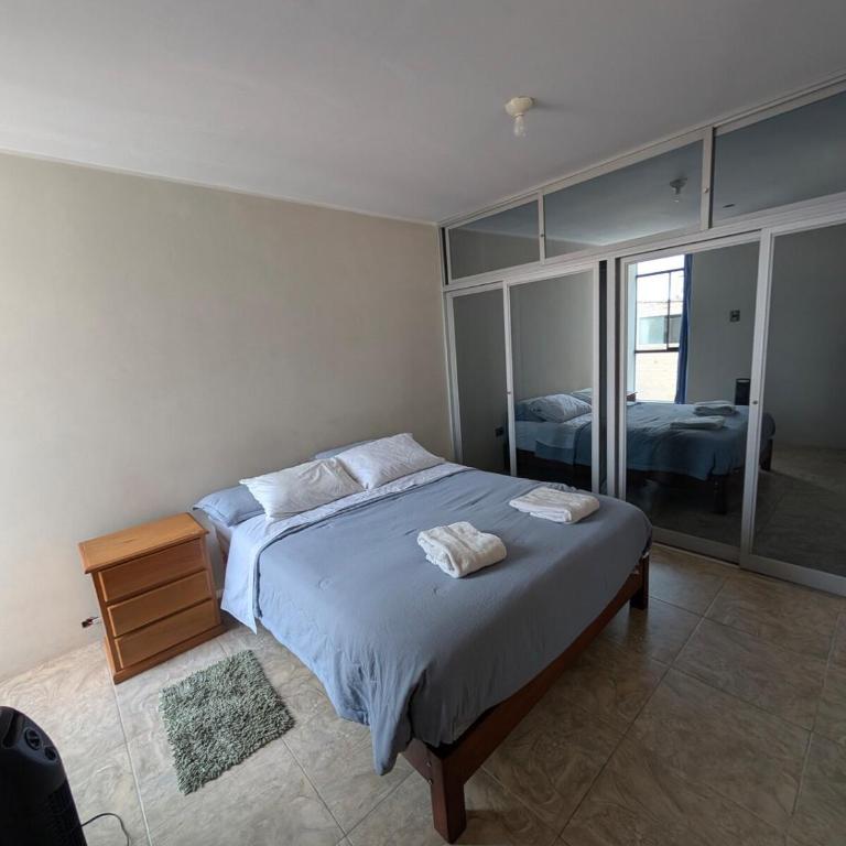 Barranco house with private rooftop jacuzzi & gym - Four-Bedroom House - 15