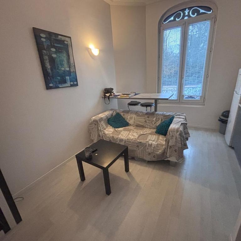 Castel Lily 2 - Face au Parc- Vichy - Appartement 1 Chambre - 1